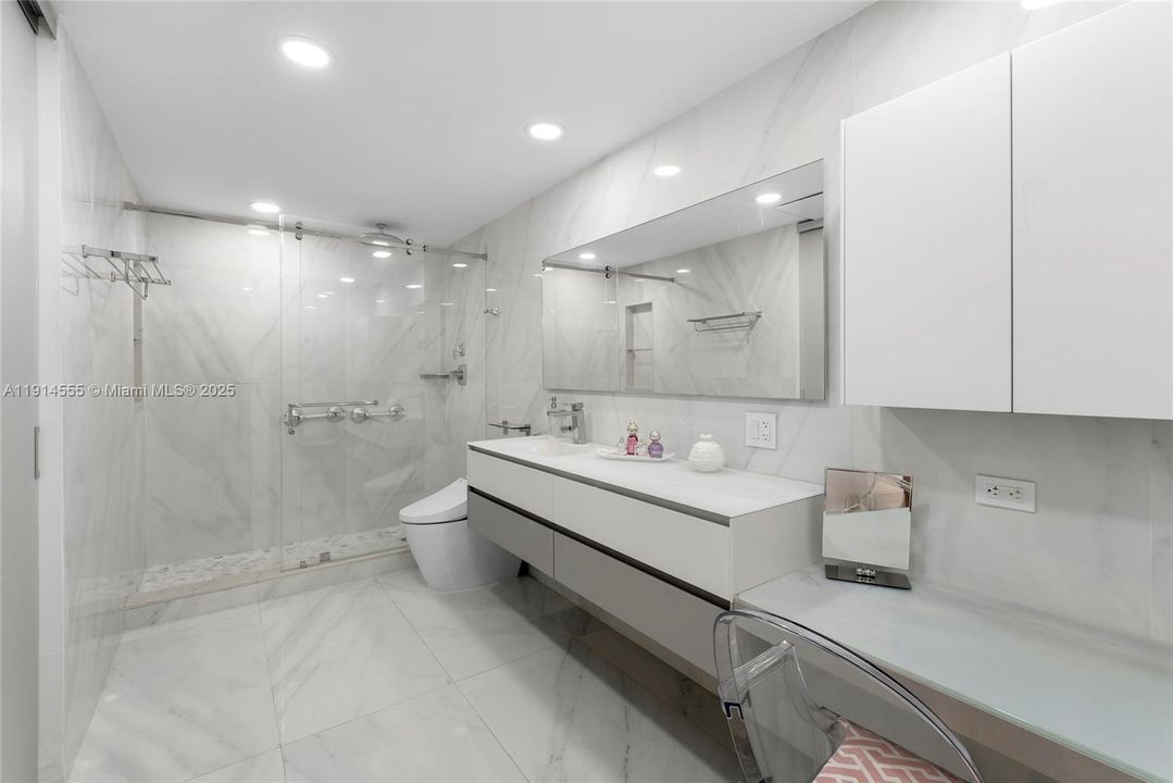 En Venta: $7,250,000 (6 camas, 6 baños, 4521 Pies cuadrados)