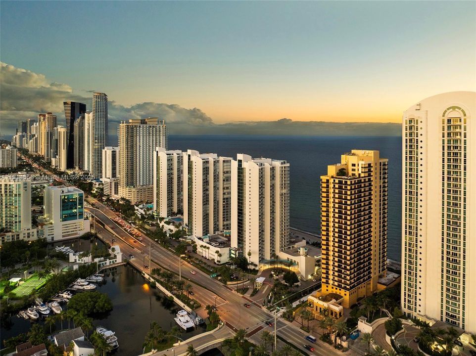 En Venta: $7,250,000 (6 camas, 6 baños, 4521 Pies cuadrados)