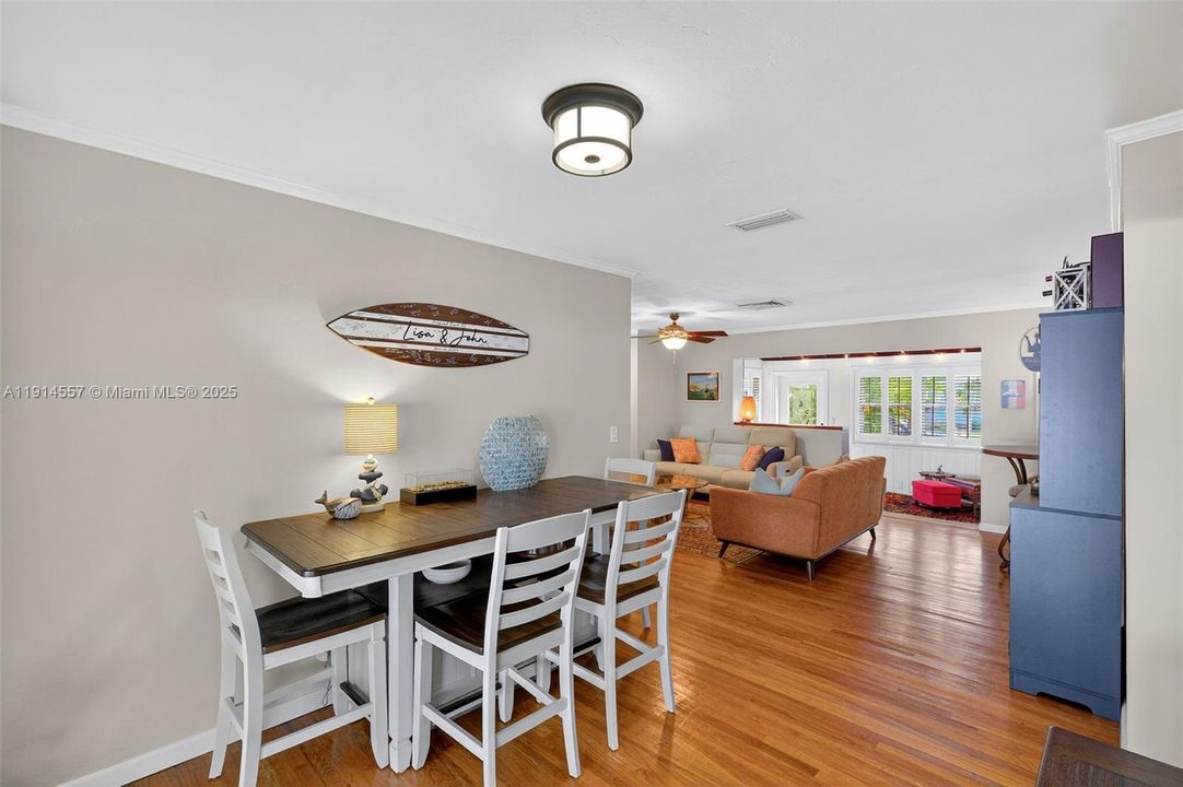 For Sale: $739,000 (3 beds, 2 baths, 1462 Square Feet)