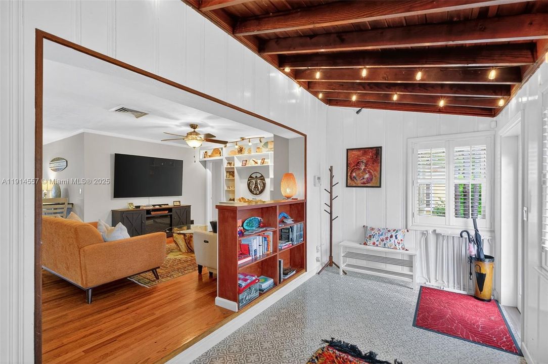 Den plus sitting room