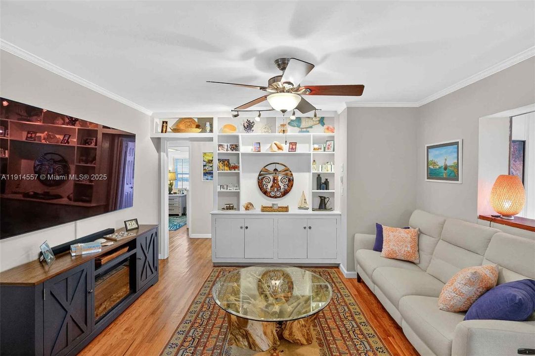 For Sale: $739,000 (3 beds, 2 baths, 1462 Square Feet)