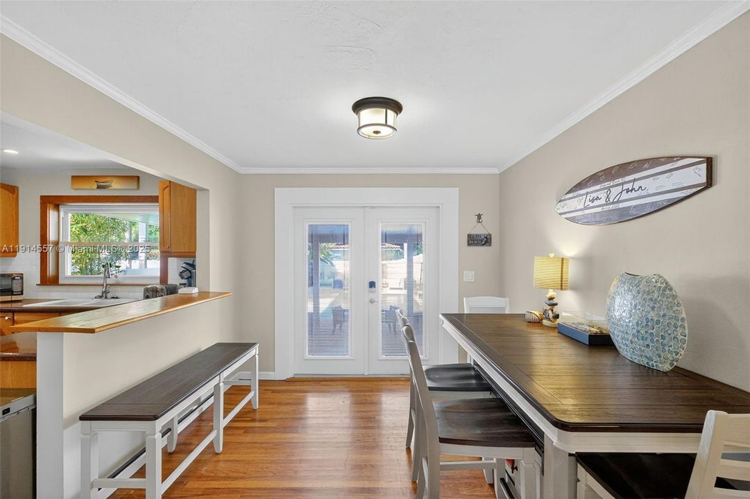 For Sale: $739,000 (3 beds, 2 baths, 1462 Square Feet)