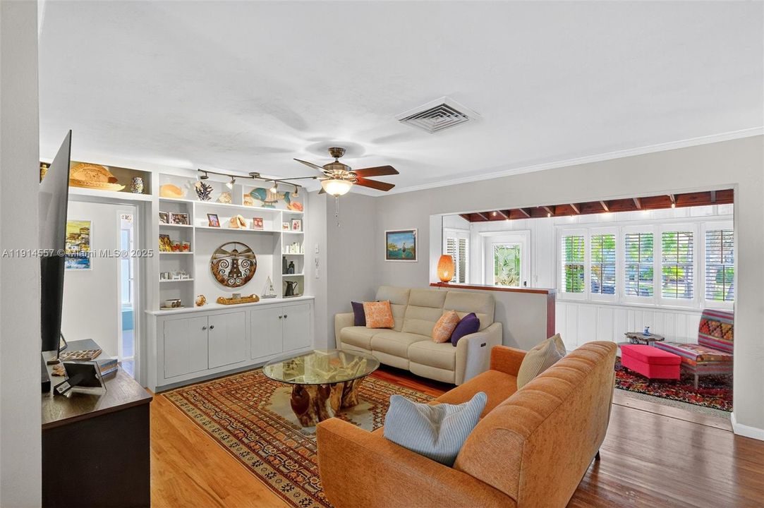 For Sale: $739,000 (3 beds, 2 baths, 1462 Square Feet)