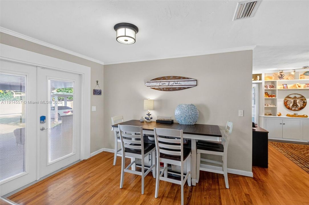 For Sale: $739,000 (3 beds, 2 baths, 1462 Square Feet)