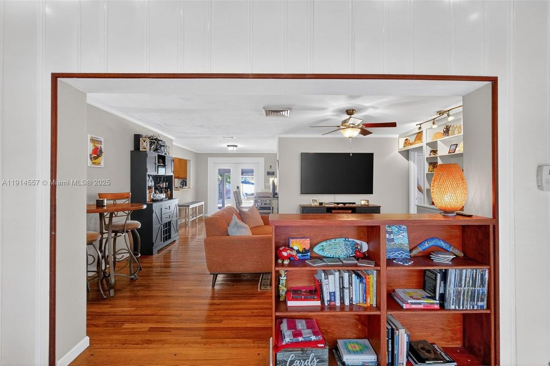 For Sale: $739,000 (3 beds, 2 baths, 1462 Square Feet)