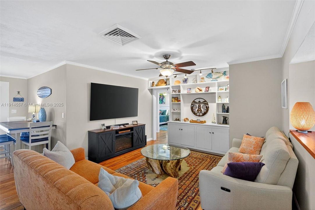 For Sale: $739,000 (3 beds, 2 baths, 1462 Square Feet)