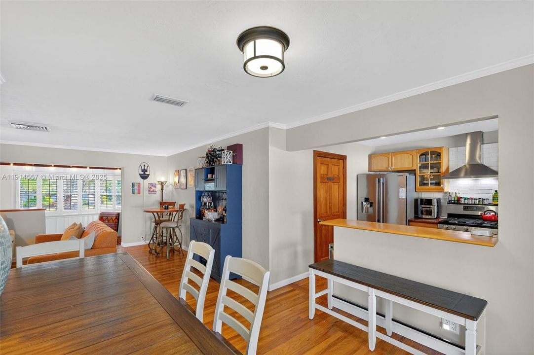 For Sale: $739,000 (3 beds, 2 baths, 1462 Square Feet)