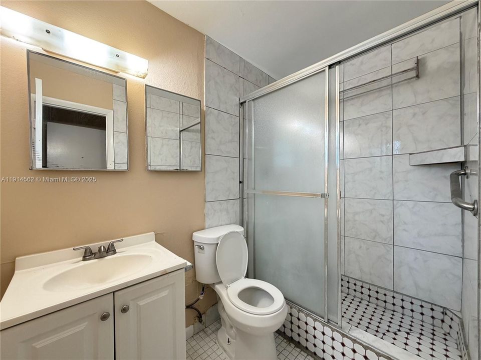 En Renta: $3,995 (5 camas, 2 baños, 1480 Pies cuadrados)