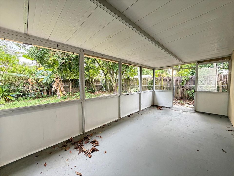 En Renta: $3,995 (5 camas, 2 baños, 1480 Pies cuadrados)