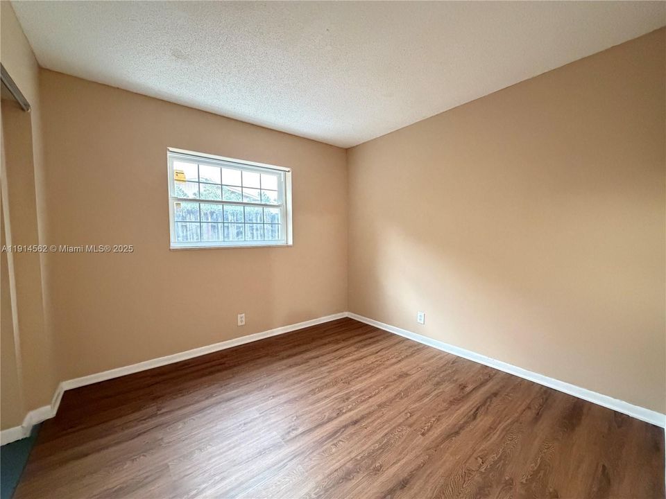 En Renta: $3,995 (5 camas, 2 baños, 1480 Pies cuadrados)