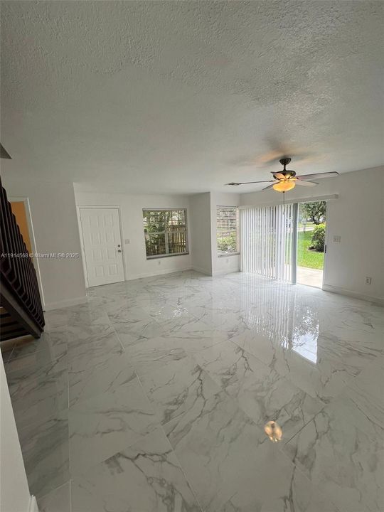 Active With Contract: $2,200 (2 beds, 2 baths, 1243 Square Feet)