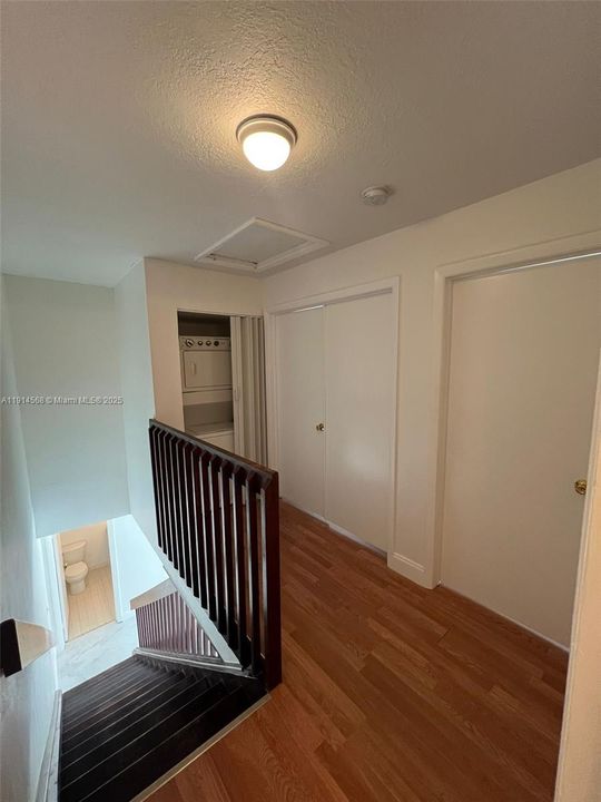 Active With Contract: $2,200 (2 beds, 2 baths, 1243 Square Feet)