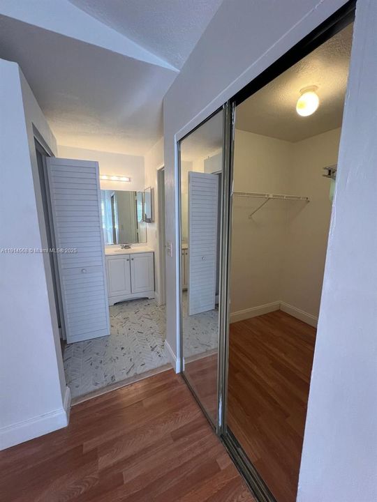 Active With Contract: $2,200 (2 beds, 2 baths, 1243 Square Feet)