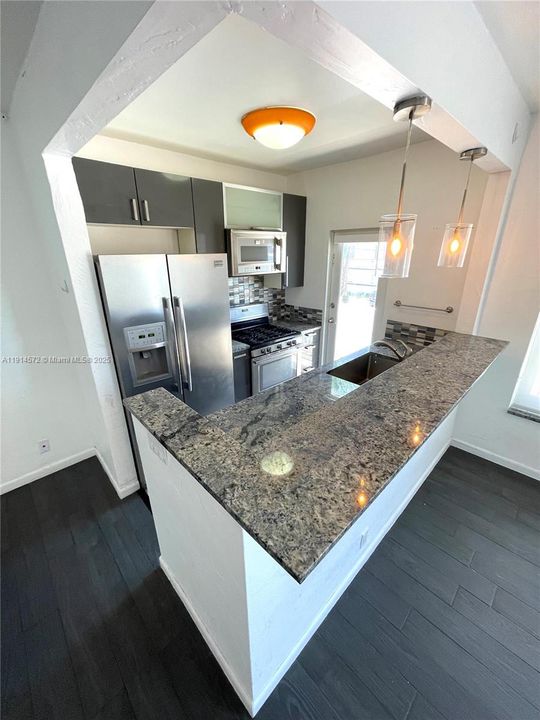 Недавно арендовано: $1,650 (1 спален, 1 ванн, 562 Квадратных фут)