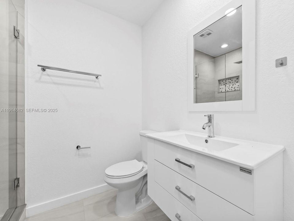 En Renta: $5,250 (4 camas, 3 baños, 1319 Pies cuadrados)