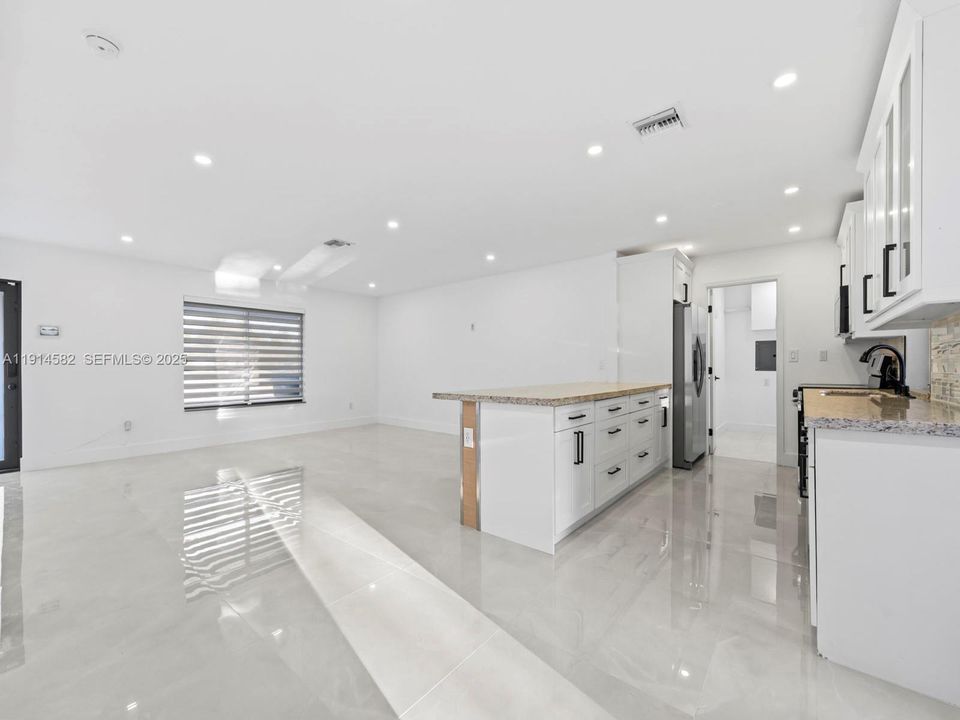 En Renta: $5,250 (4 camas, 3 baños, 1319 Pies cuadrados)