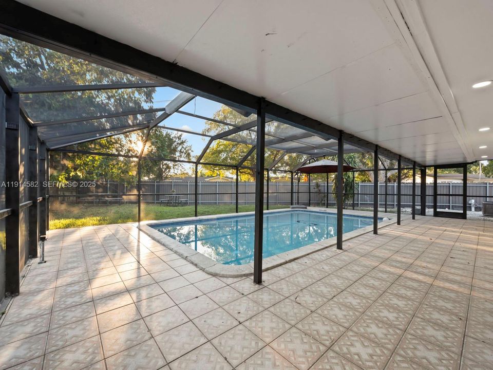 En Renta: $5,250 (4 camas, 3 baños, 1319 Pies cuadrados)