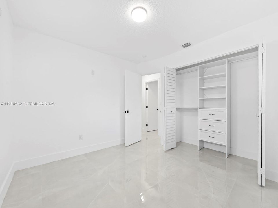 En Renta: $5,250 (4 camas, 3 baños, 1319 Pies cuadrados)