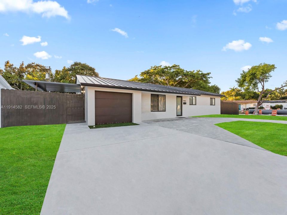 En Renta: $5,250 (4 camas, 3 baños, 1319 Pies cuadrados)