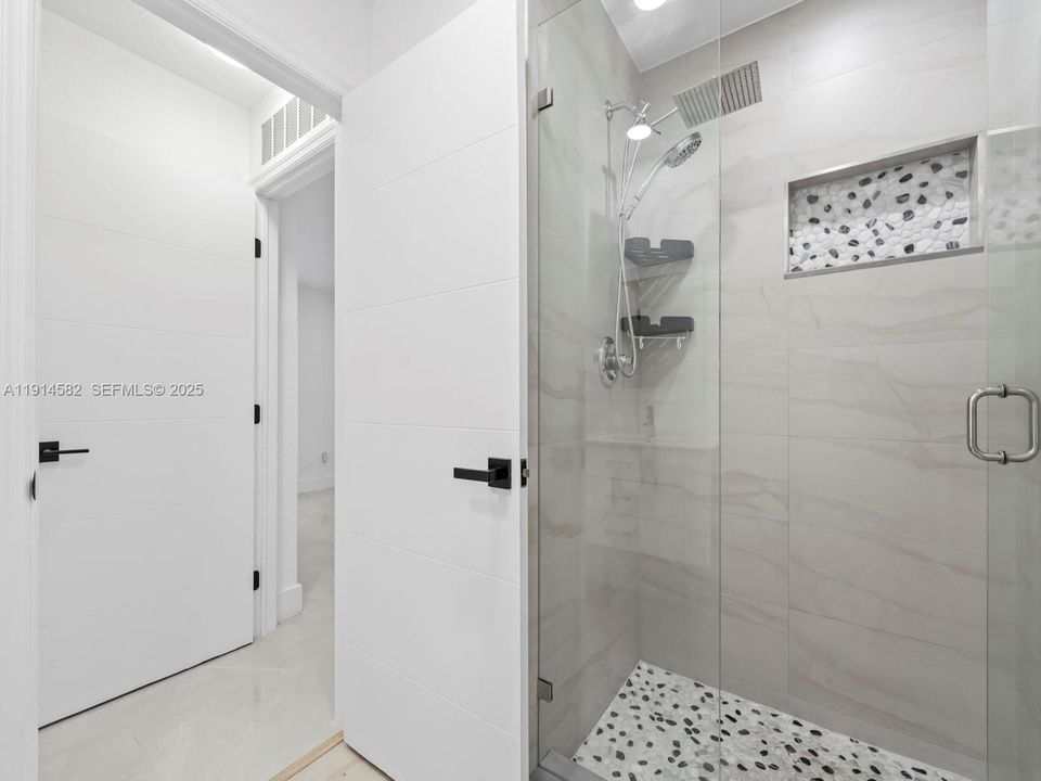 En Renta: $5,250 (4 camas, 3 baños, 1319 Pies cuadrados)