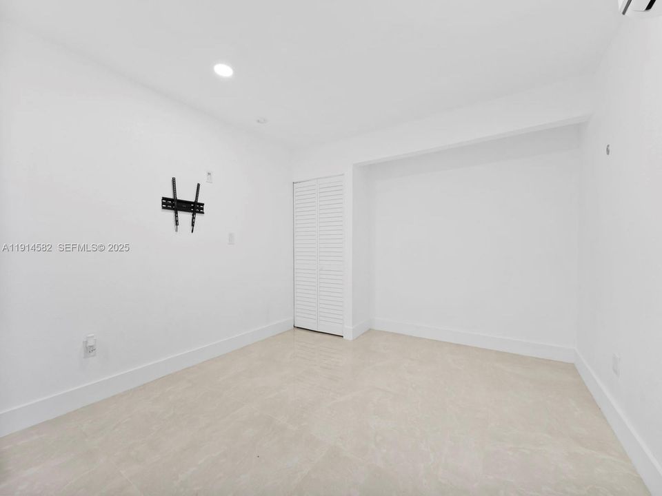 En Renta: $5,250 (4 camas, 3 baños, 1319 Pies cuadrados)