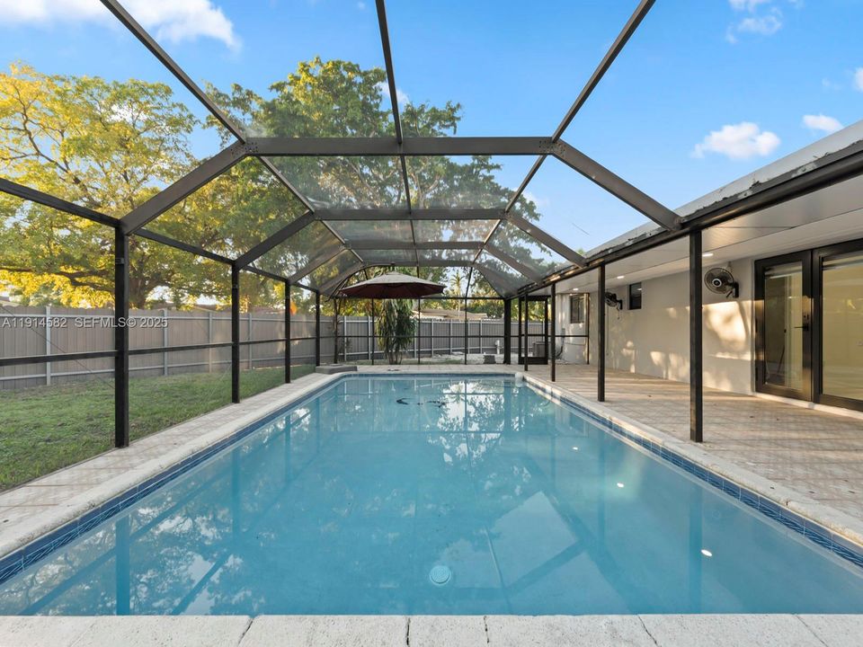 En Renta: $5,250 (4 camas, 3 baños, 1319 Pies cuadrados)