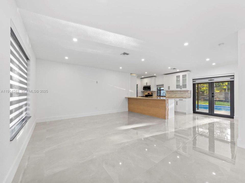 En Renta: $5,250 (4 camas, 3 baños, 1319 Pies cuadrados)