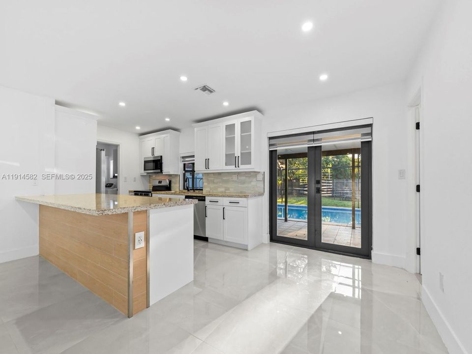 En Renta: $5,250 (4 camas, 3 baños, 1319 Pies cuadrados)