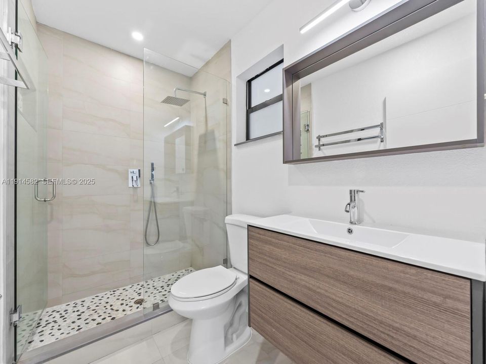 En Renta: $5,250 (4 camas, 3 baños, 1319 Pies cuadrados)