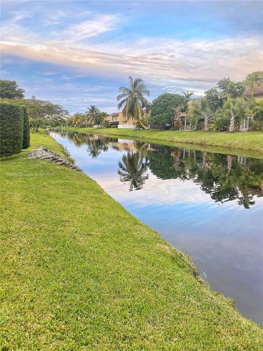 На продажу: $270,000 (2 спален, 1 ванн, 891 Квадратных фут)