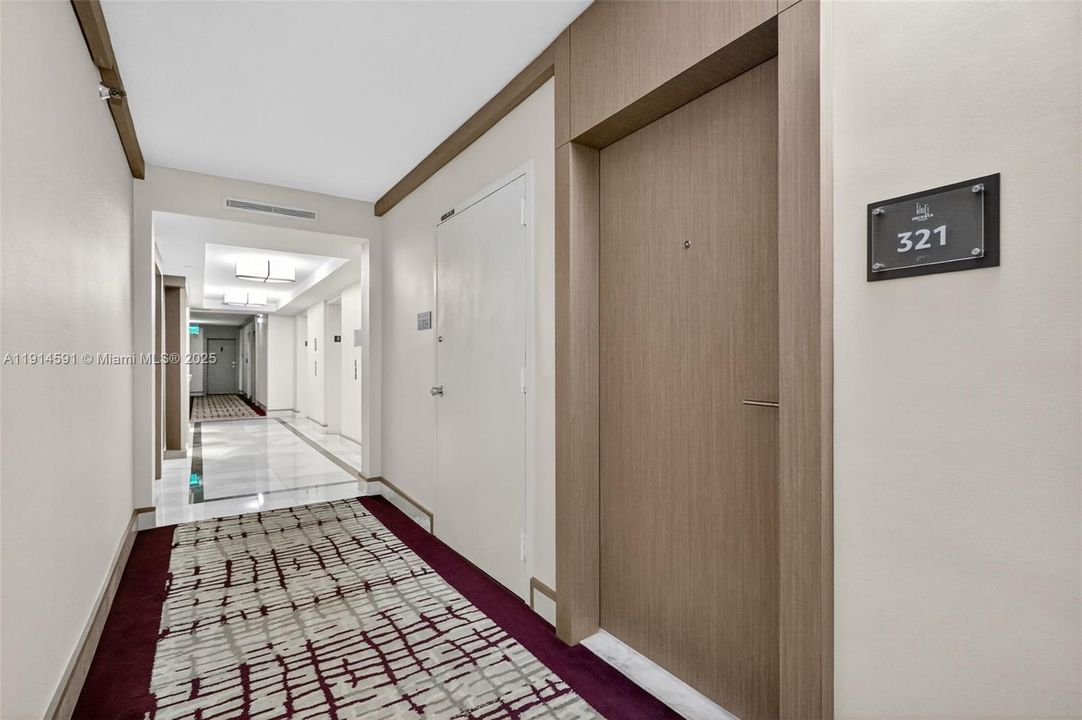 For Sale: $299,000 (2 beds, 2 baths, 1183 Square Feet)