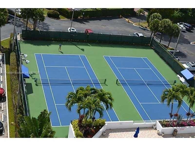 For Sale: $299,000 (2 beds, 2 baths, 1183 Square Feet)