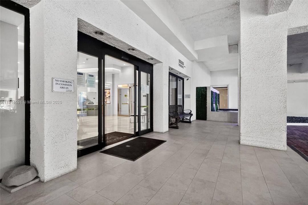 For Sale: $299,000 (2 beds, 2 baths, 1183 Square Feet)