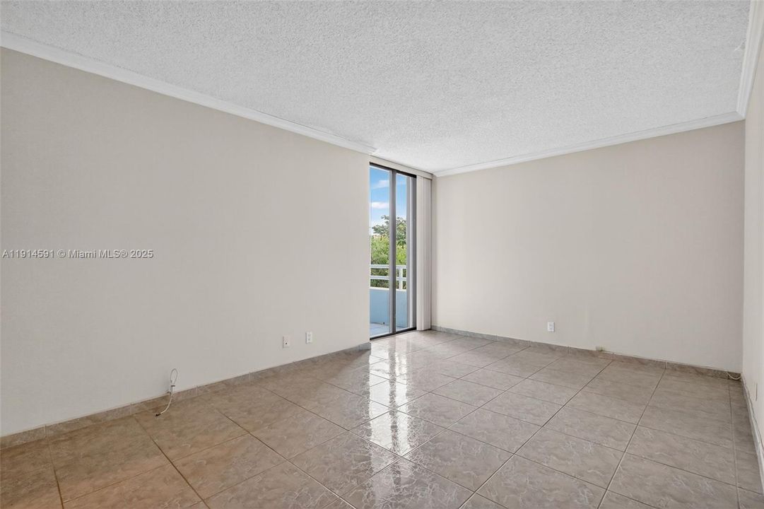 For Sale: $299,000 (2 beds, 2 baths, 1183 Square Feet)