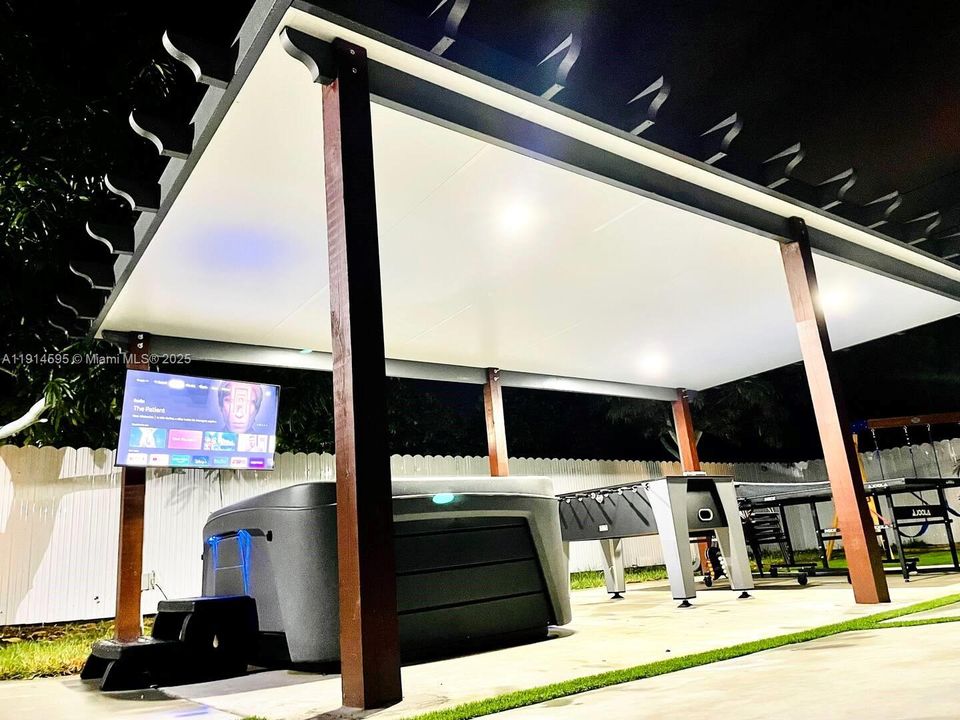 For Sale: $899,900 (5 beds, 3 baths, 2246 Square Feet)