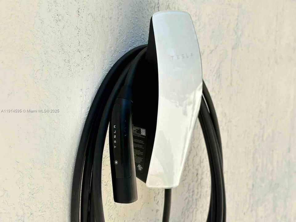 For Sale: $899,900 (5 beds, 3 baths, 2246 Square Feet)