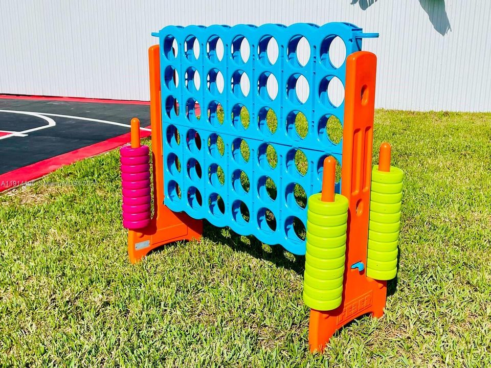 For Sale: $899,900 (5 beds, 3 baths, 2246 Square Feet)