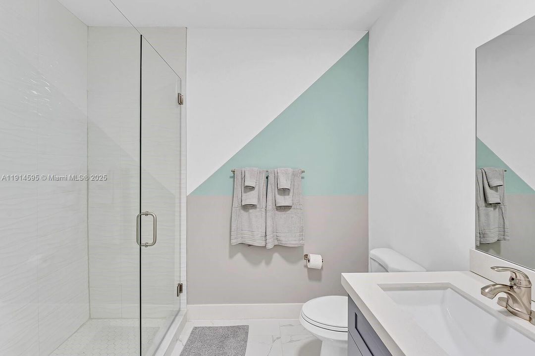 For Sale: $899,900 (5 beds, 3 baths, 2246 Square Feet)