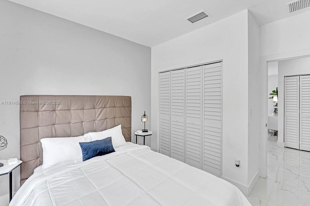 For Sale: $899,900 (5 beds, 3 baths, 2246 Square Feet)