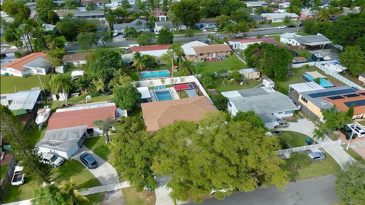 For Sale: $899,900 (5 beds, 3 baths, 2246 Square Feet)