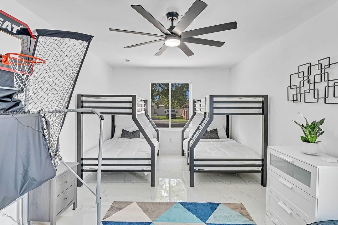 For Sale: $899,900 (5 beds, 3 baths, 2246 Square Feet)