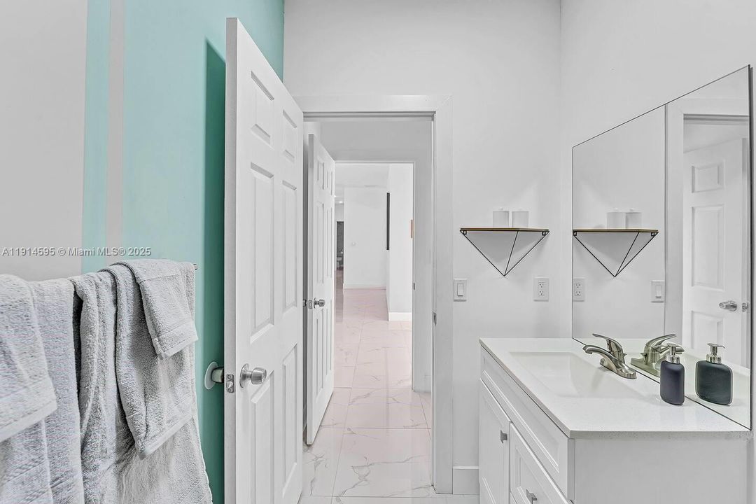 For Sale: $899,900 (5 beds, 3 baths, 2246 Square Feet)