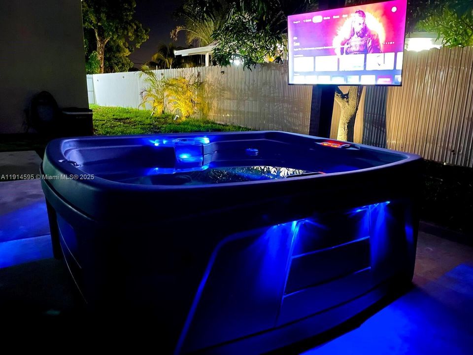 For Sale: $899,900 (5 beds, 3 baths, 2246 Square Feet)