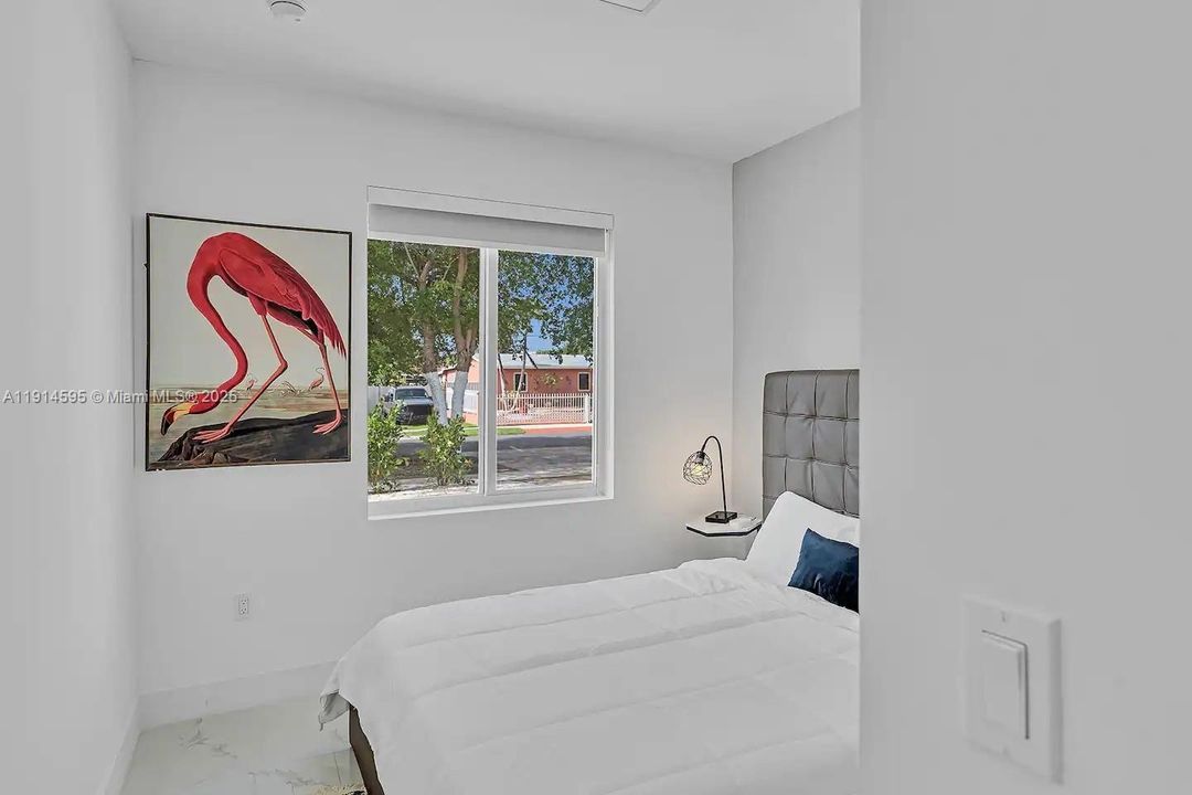 For Sale: $899,900 (5 beds, 3 baths, 2246 Square Feet)