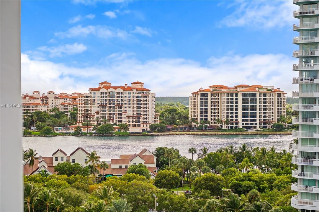 For Rent: $20,000 (2 beds, 2 baths, 1606 Square Feet)