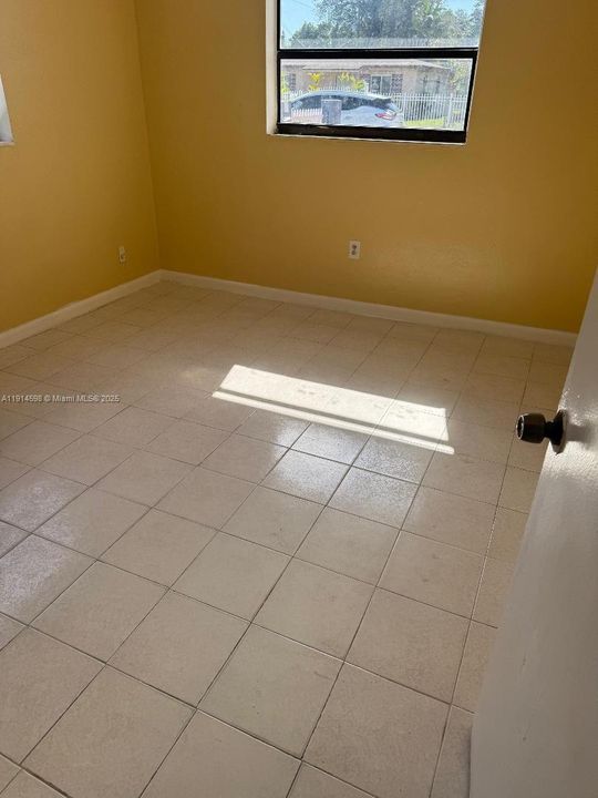 На продажу: $700,000 (0 спален, 0 ванн, 1500 Квадратных фут)