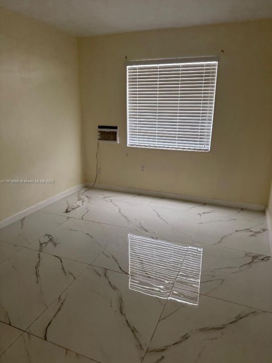 На продажу: $700,000 (0 спален, 0 ванн, 1500 Квадратных фут)