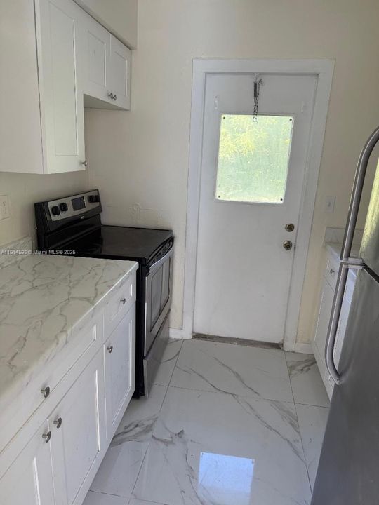 На продажу: $700,000 (0 спален, 0 ванн, 1500 Квадратных фут)