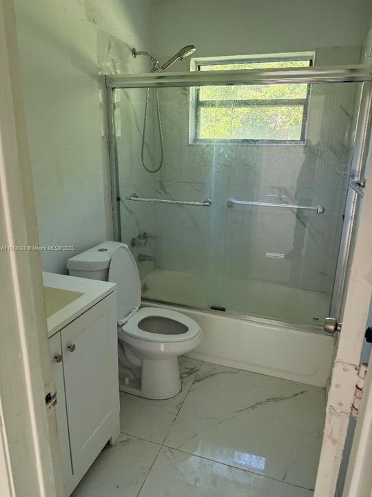 На продажу: $700,000 (0 спален, 0 ванн, 1500 Квадратных фут)