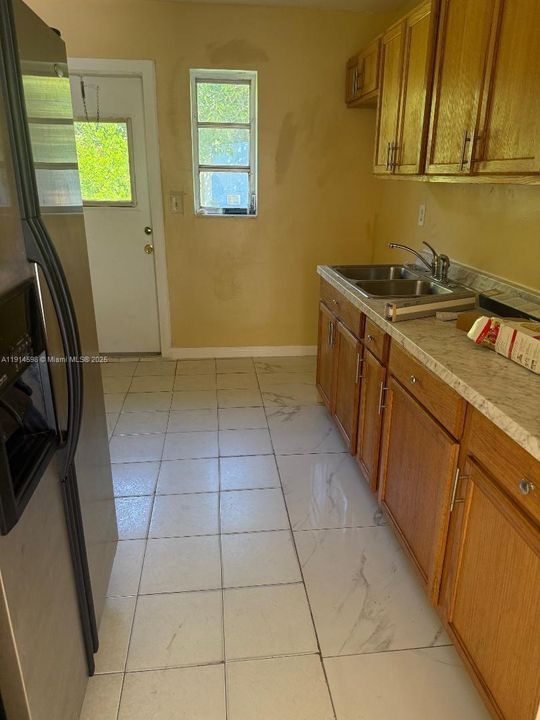 На продажу: $700,000 (0 спален, 0 ванн, 1500 Квадратных фут)